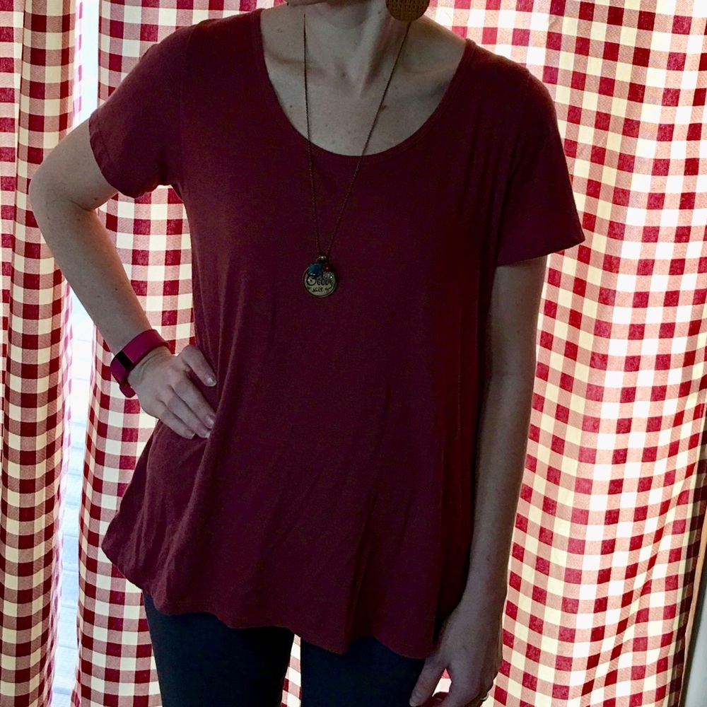 Lularoe dusty rose classic tee, size small